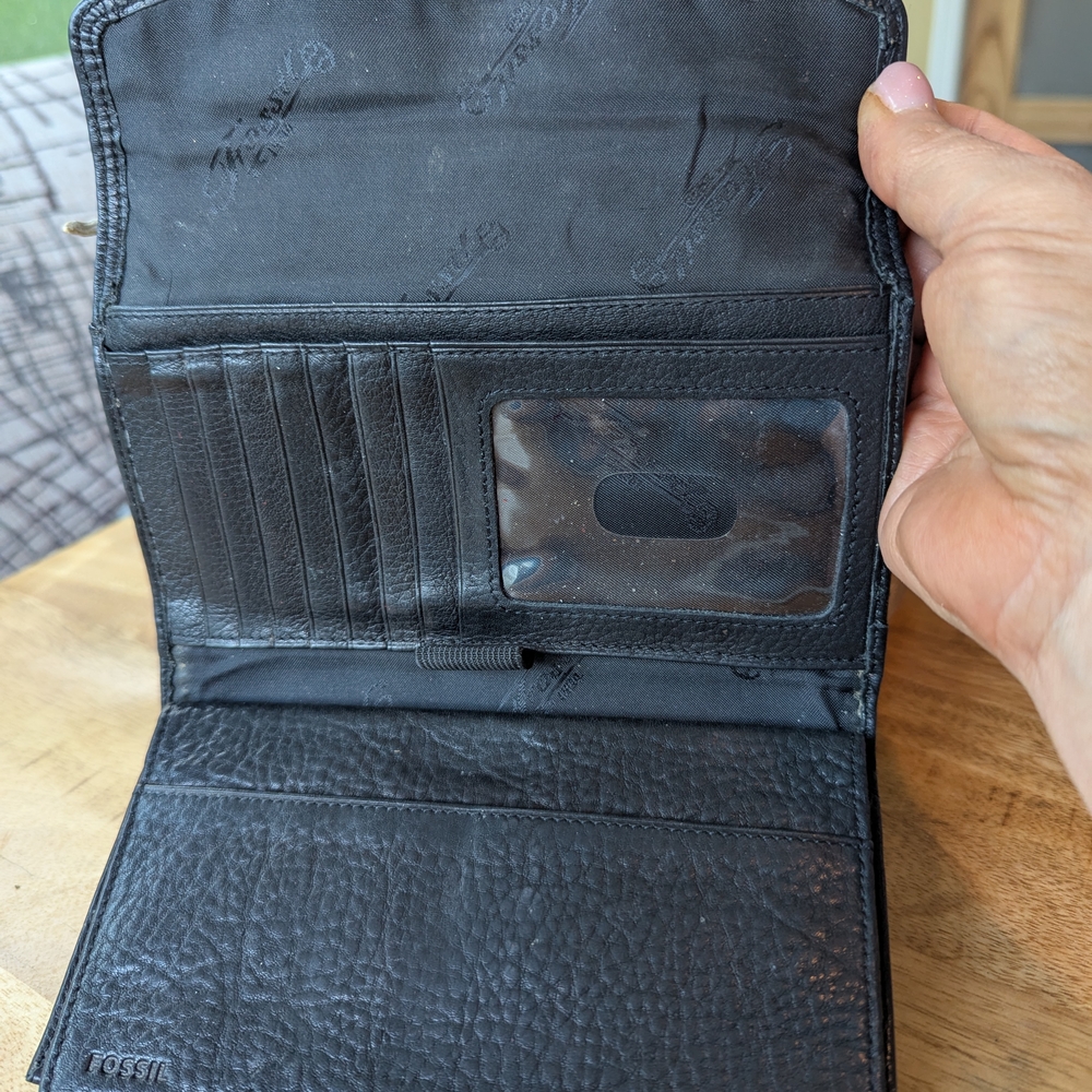 Textured Black Leather Vintage Wallet by Fossil - Picture 8 of 14